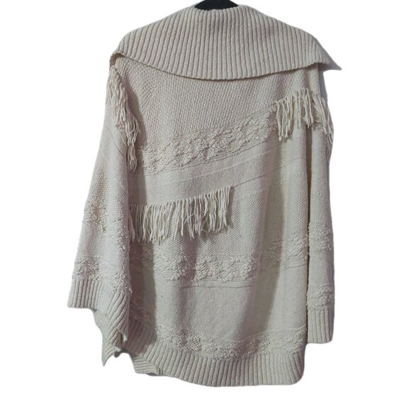 Poncho Cream Size Large / XL Wool Blend Sweater Fringe Boho Inc International - Picture 2 of 6